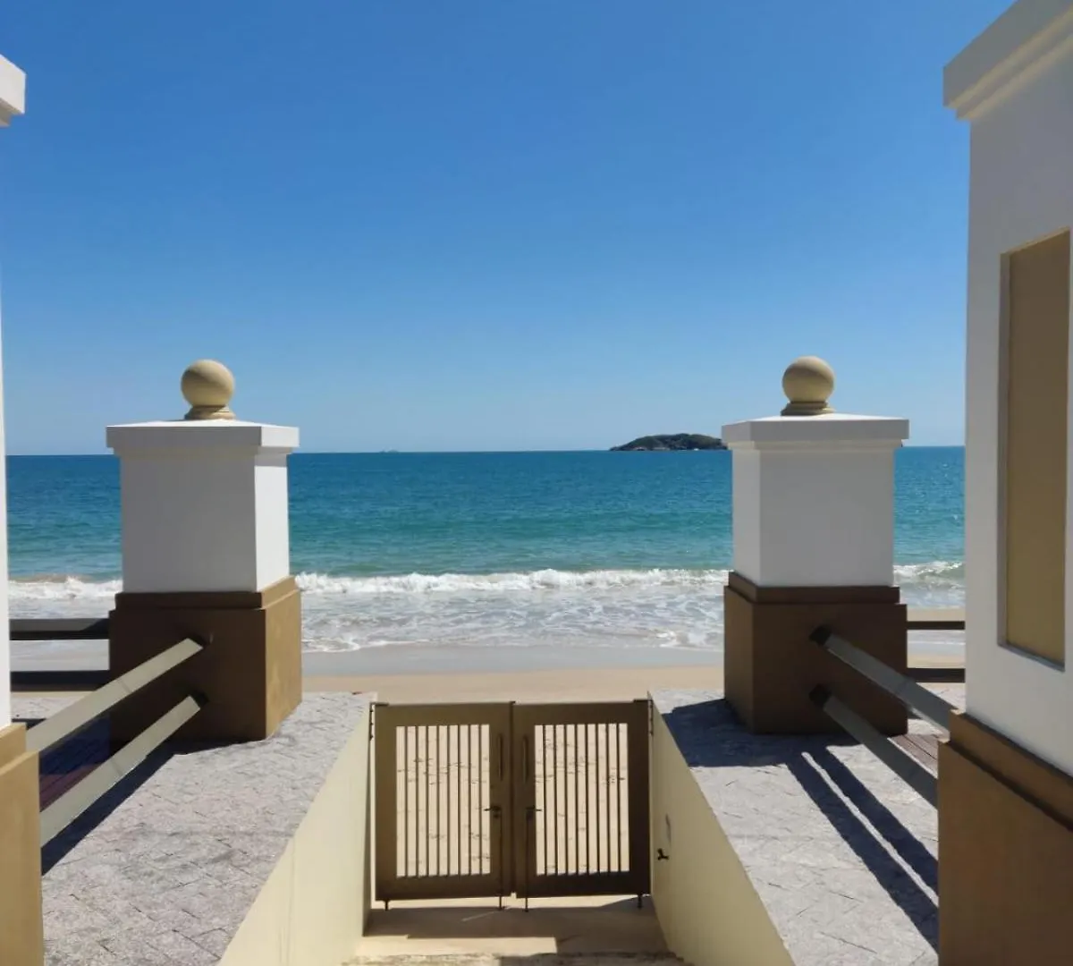 Golfinhos Aparthotel -Dois Dormitorios Frente Ao Mar!!! Florianópolis Brasil